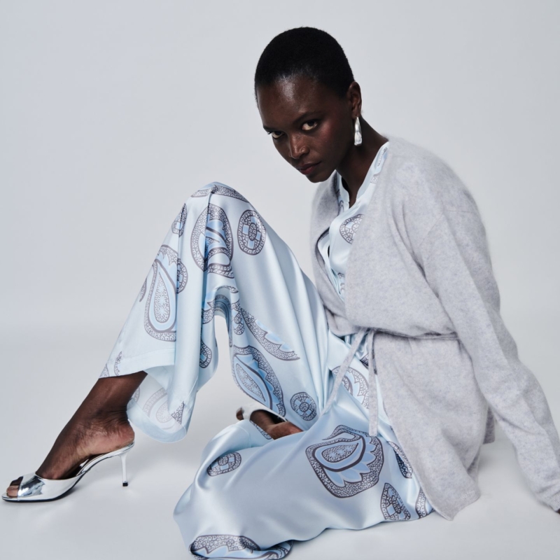 Bluse und Strickweste