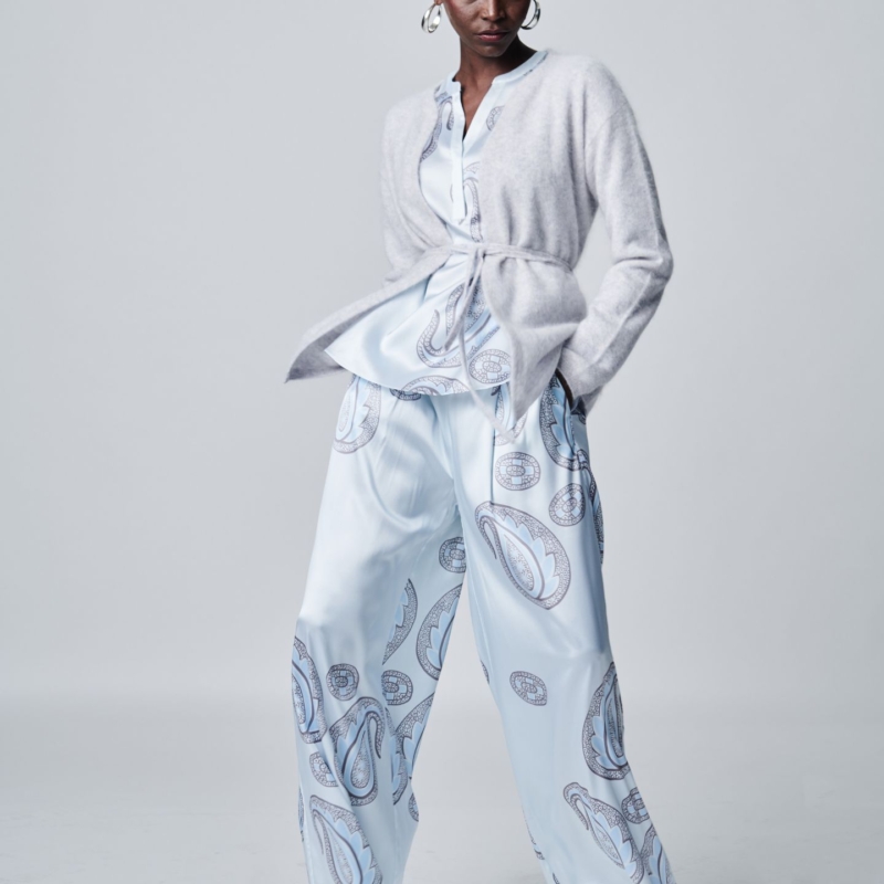 Bluse und Strickweste